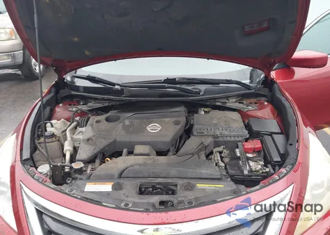 2015 Nissan Altima 2.5/2.5 S/2.5 Sl/2.5 Sv z USA, uszkodzony, nr VIN 1N4AL3AP0FC252112